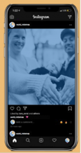 Immagine telefono social
